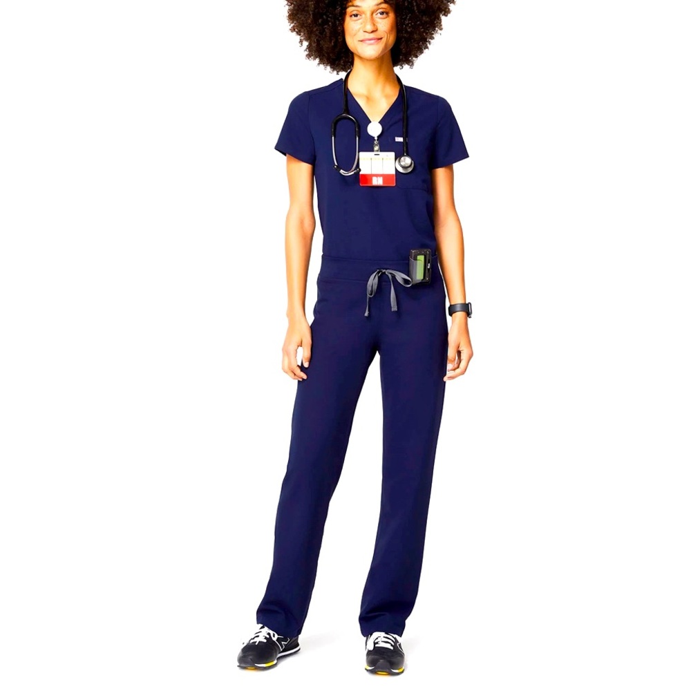 ⬇️PRICE DROP⬇️ Figs scrub set